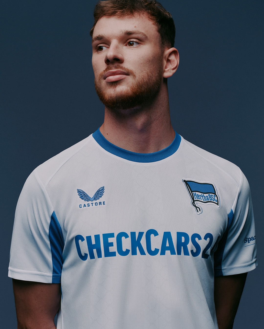 Dit zijn de Hertha BSC voetbalshirts 2025-2026 van Castore