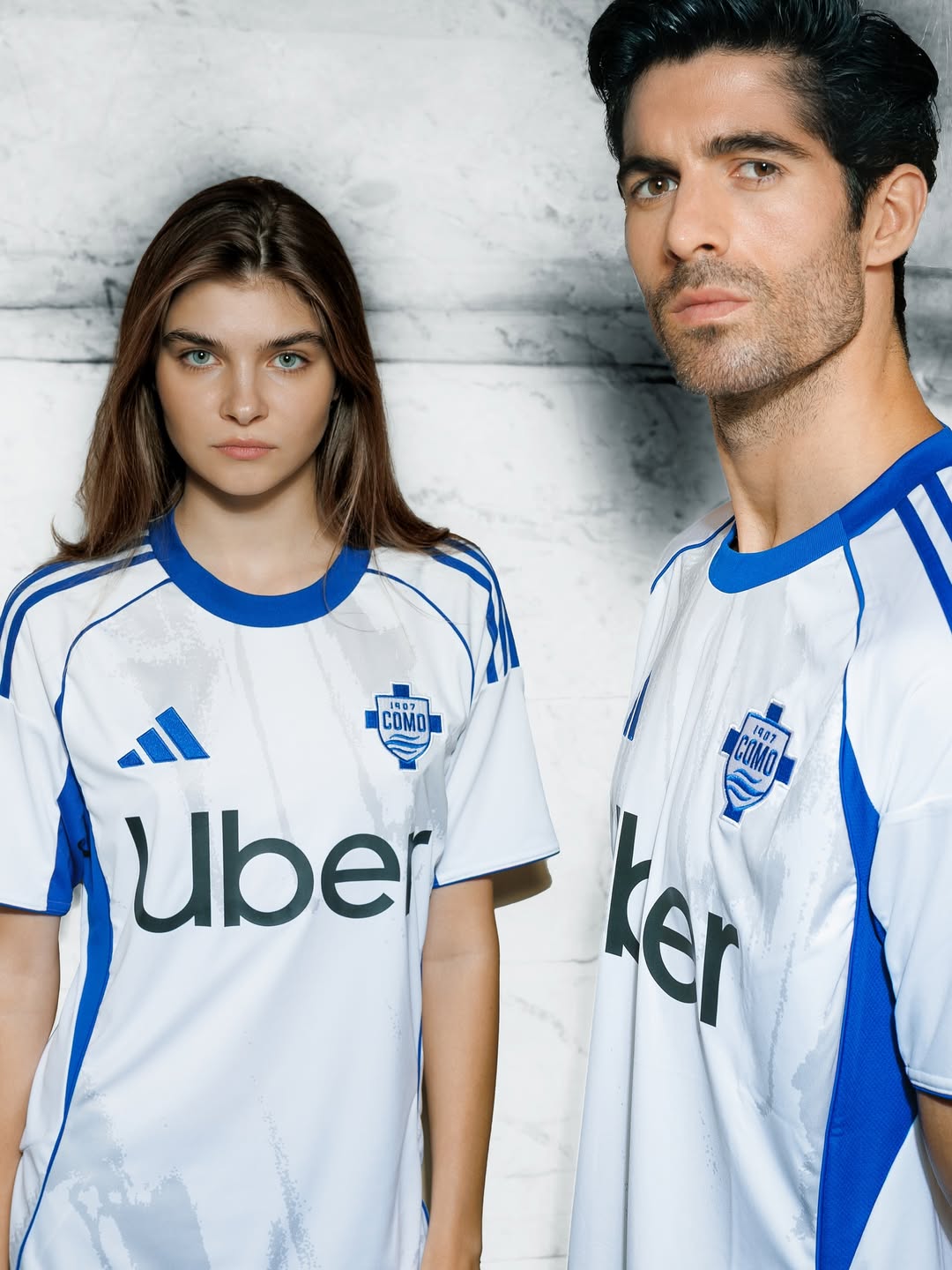 Como 1907 voetbalshirts 2025-2026 geïnspireerd door Comomeer en stadion