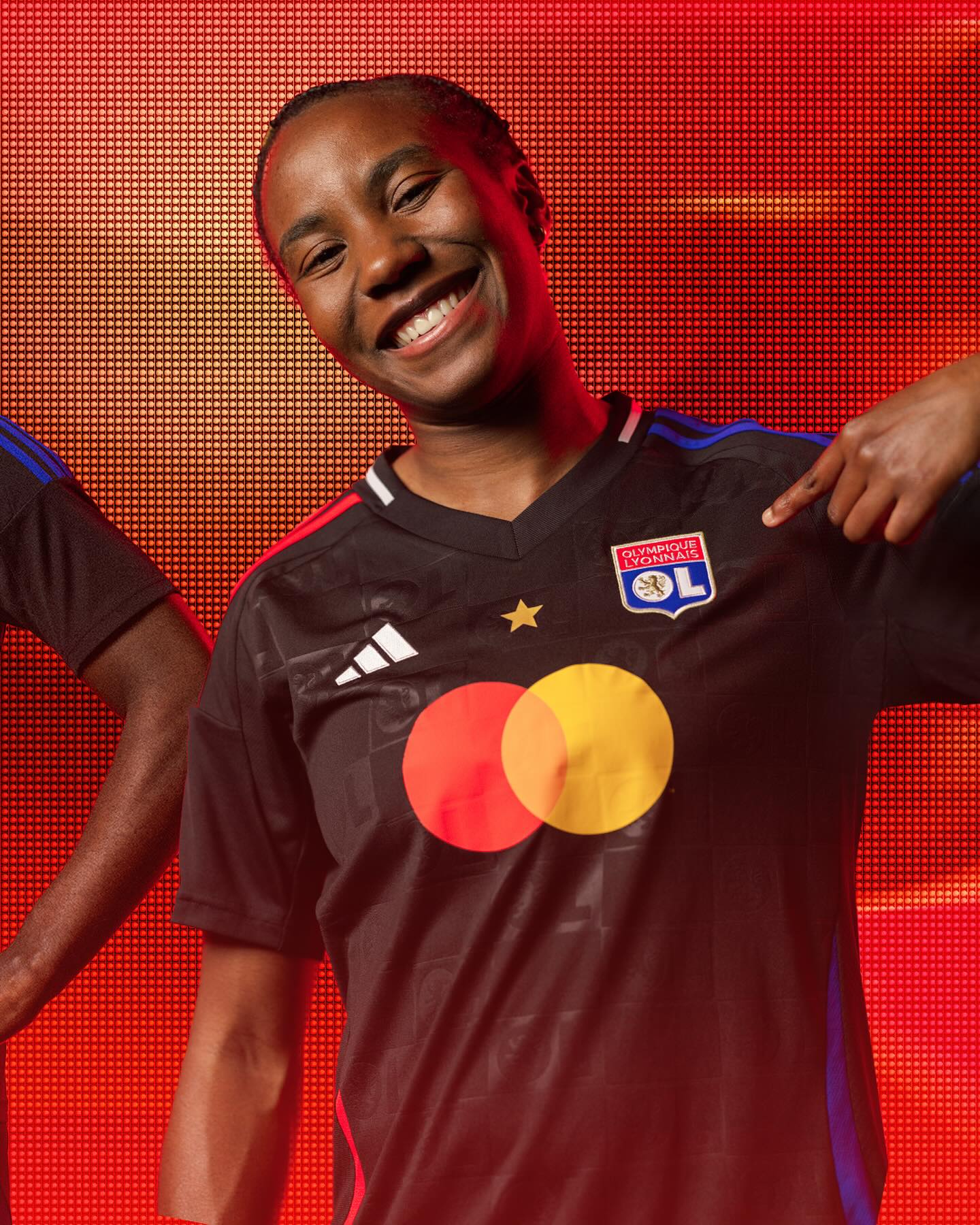 Olympique Lyon uitshirt 2024-2025 bevat ton sur ton print van clublogo! 