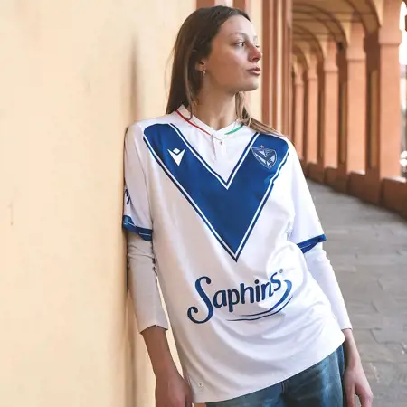 Dit zijn de Vélez Sarsfield voetbalshirts 2025 van Macron