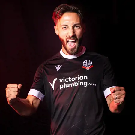 Bolton Wanderers voetbalshirts 2023-2024
