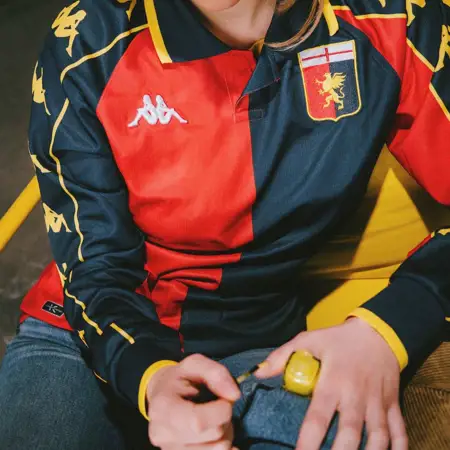 Genoa 4e voetbalshirt 2024 in stijl shirt 1999-2000