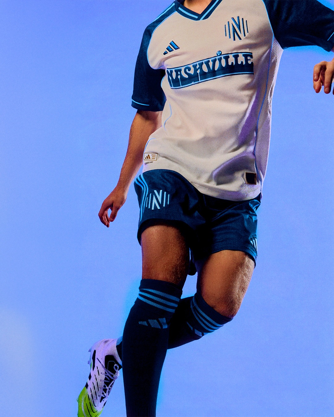 Nashville SC 3e shirt 2025-2026 heeft jaren '90 retro look!