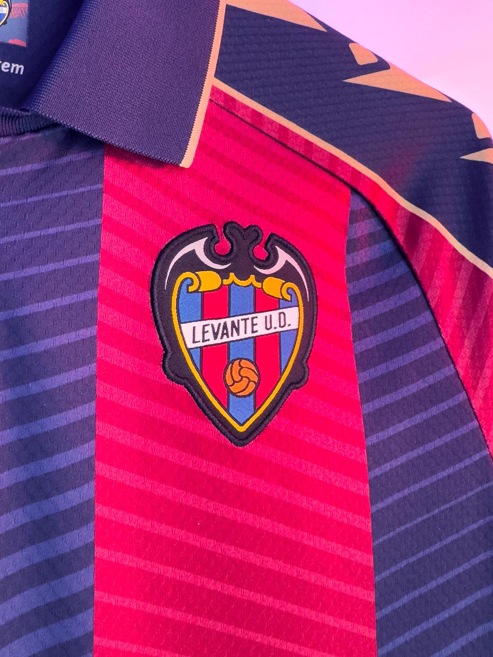 Levante UD voetbalshirts 2025-2026 ode aan oude stadion en de zee
