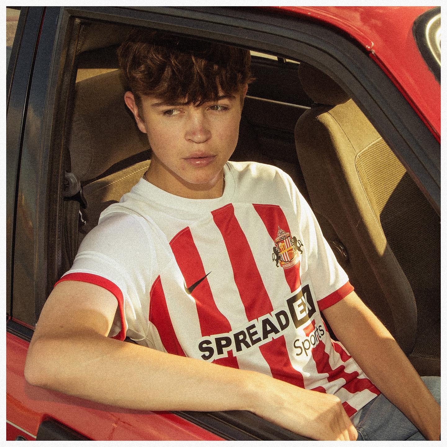 Sunderland voetbalshirts 2023-2024