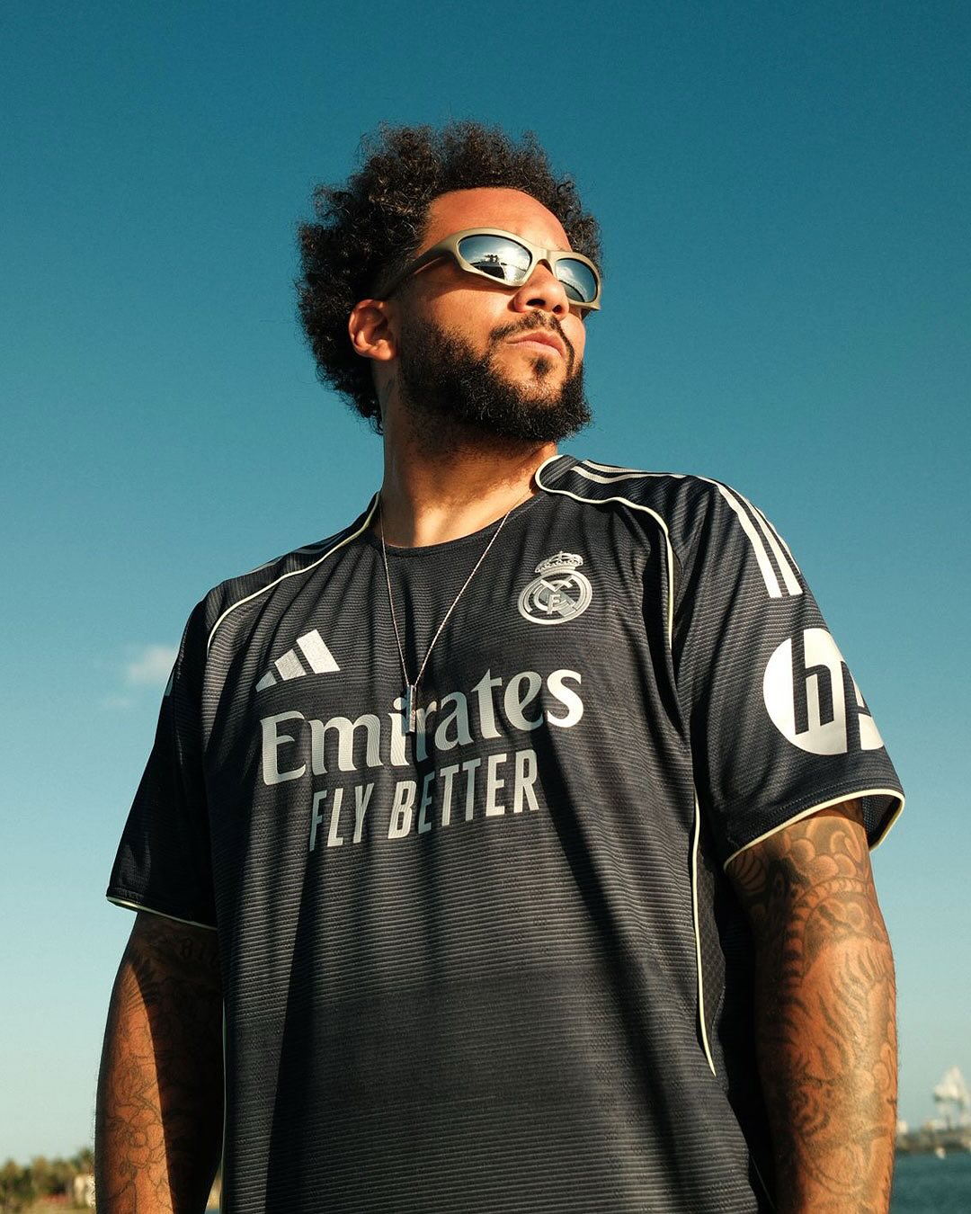 Real Madrid uitshirt 2025-2026 bevat speciaal moiré effect