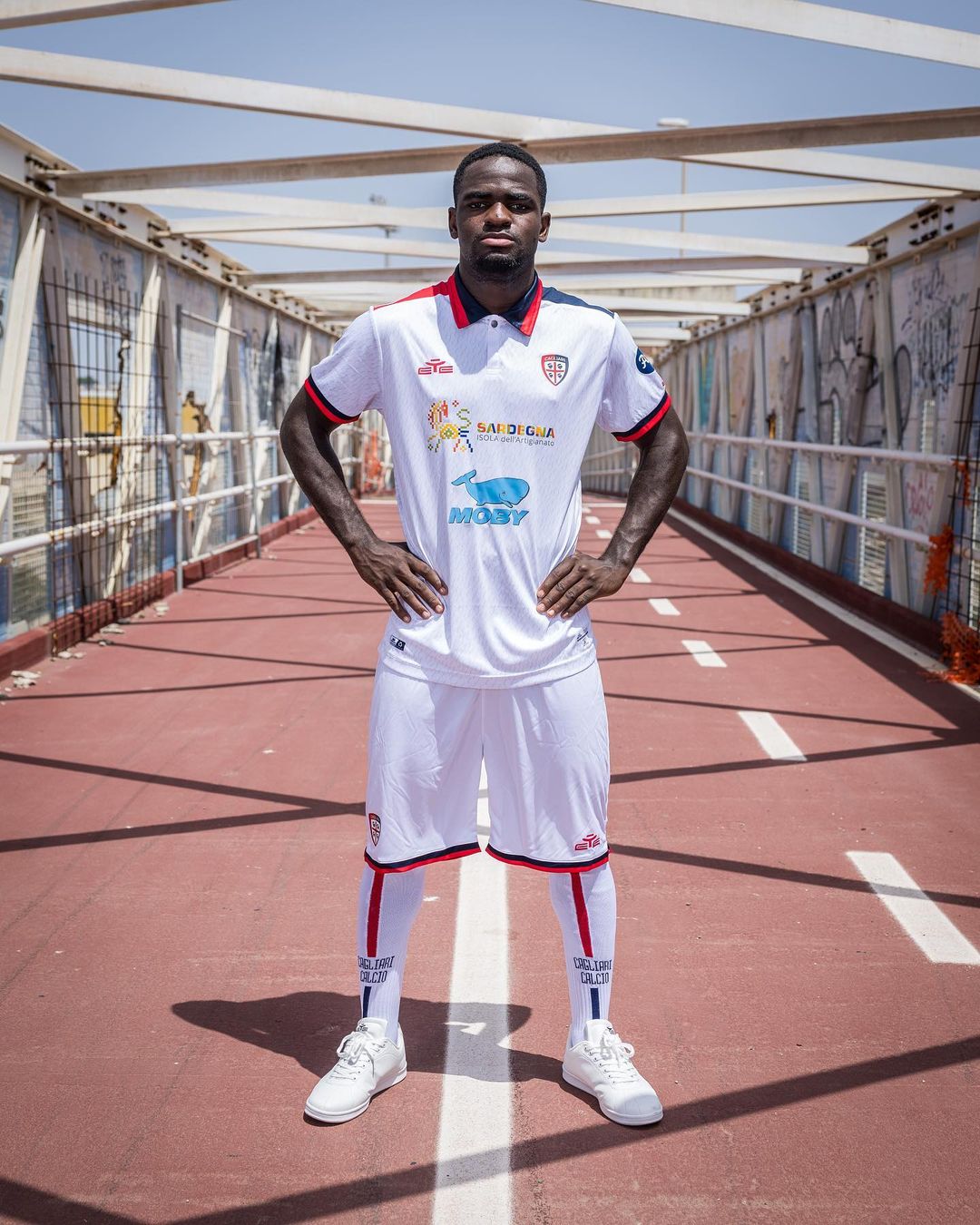 Cagliari voetbalshirts 2023-2024