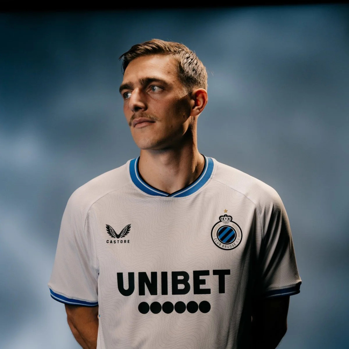 Club Brugge voetbalshirts 2024-2025 geïnspireerd door retro shirts en Brugse Reien