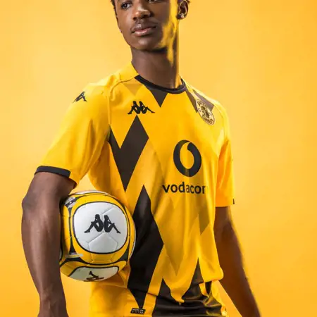 Kaizer Chiefs voetbalshirts 2023-2024