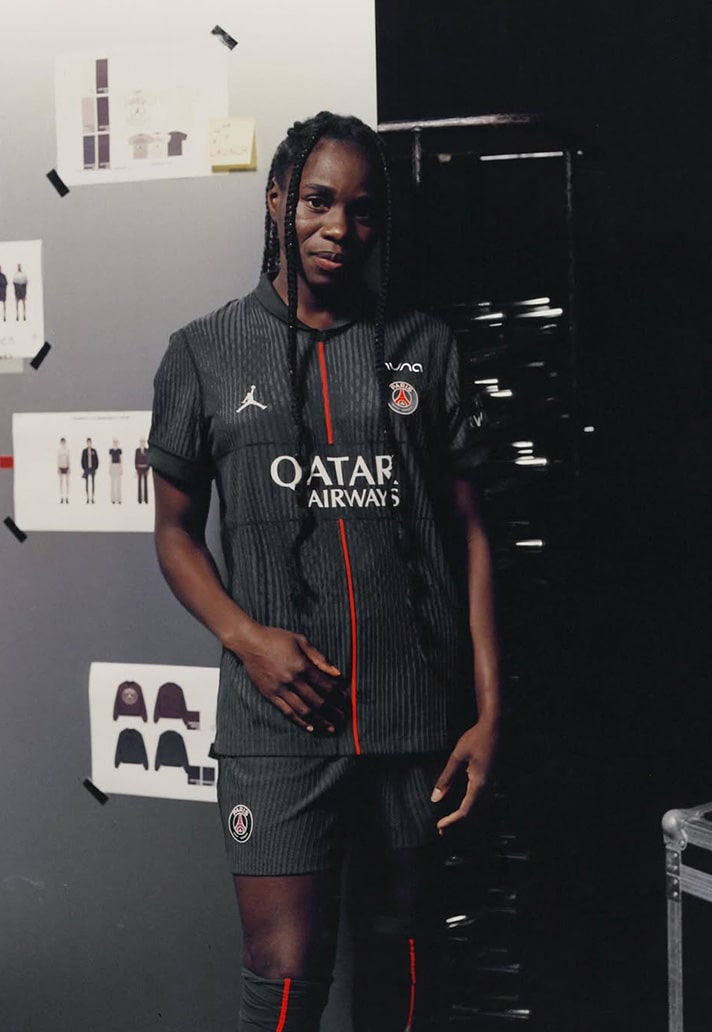 Dit is het Paris Saint Germain 4e shirt 2025-2026 van Jordan Brand! 