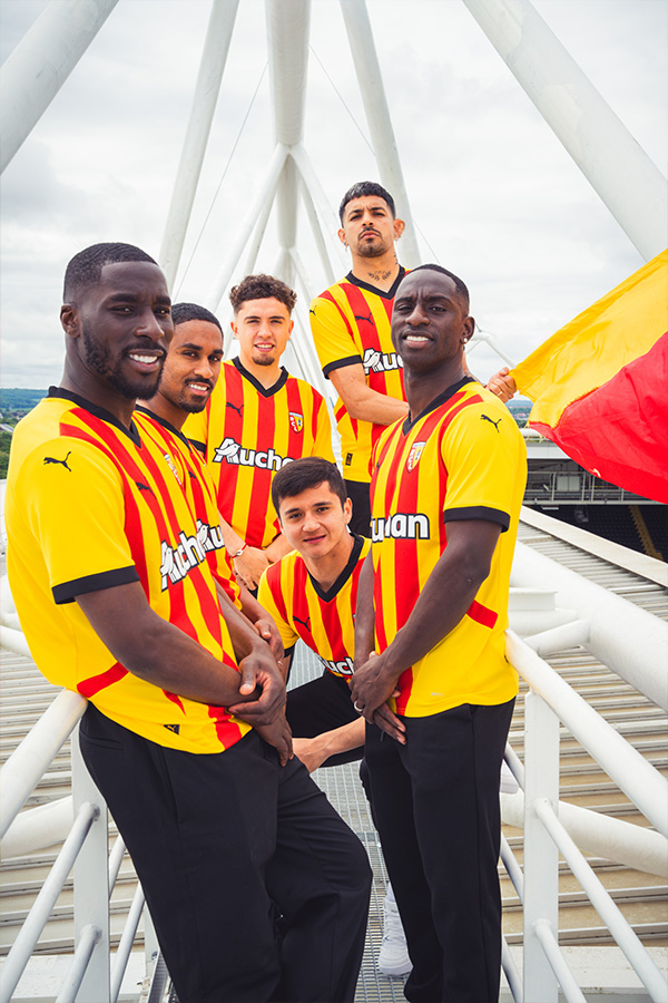 RC Lens voetbalshirts 2024-2025 geïnspireerd door stadion en heritage 