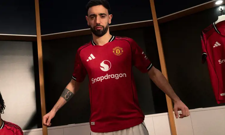Manchester United thuisshirt 2025-2026 eert Old Trafford!