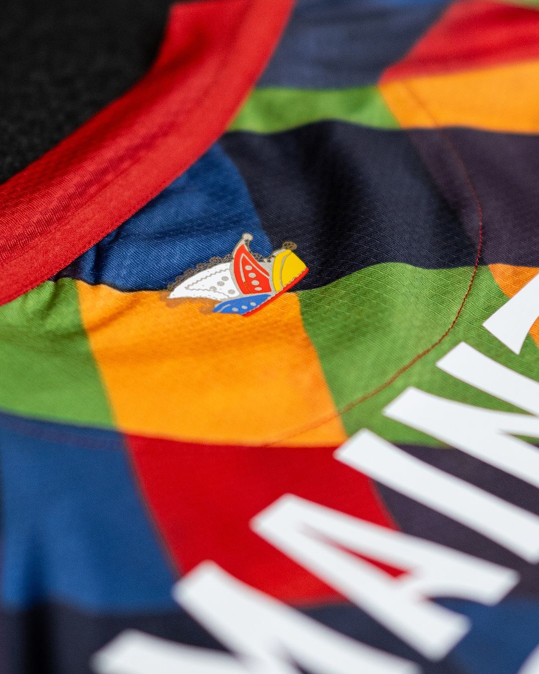 FSV Mainz carnaval voetbalshirt 2024-2025 geïnspireerd door Schwellkop Karlchen