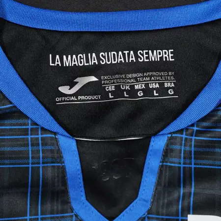 Dit is het Atalanta Bergamo Christmas voetbalshirt 2023-2024