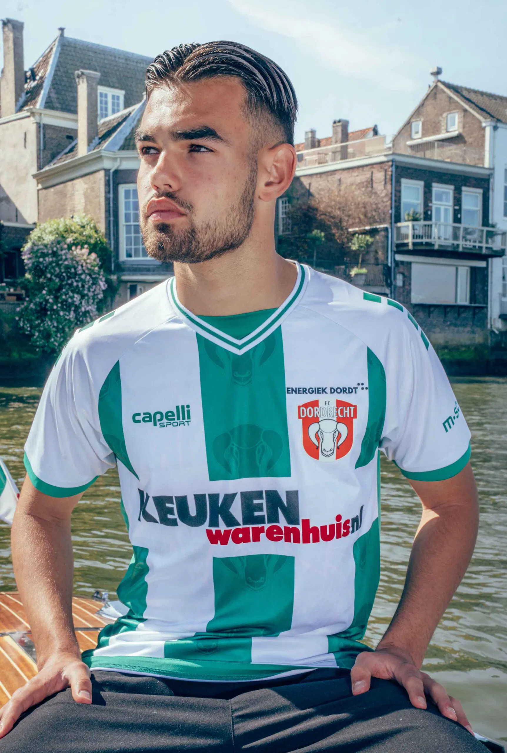 Dit zijn de FC Dordrecht voetbalshirts 2025-2026