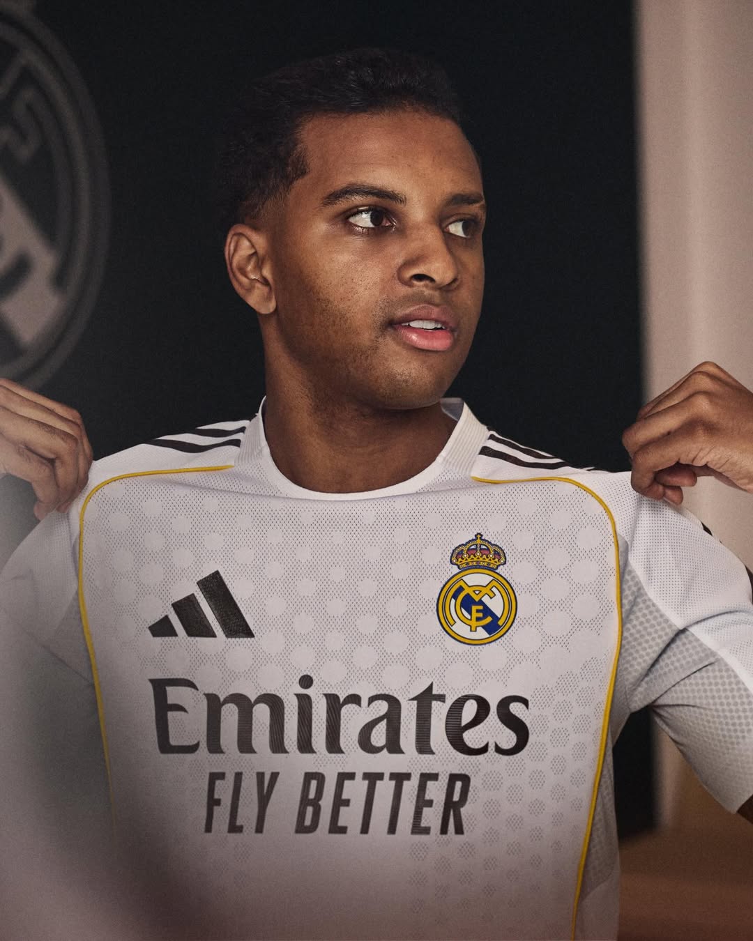 Real Madrid thuisshirt 2025-2026 eerbetoon aan historie Santiago Bernabéu