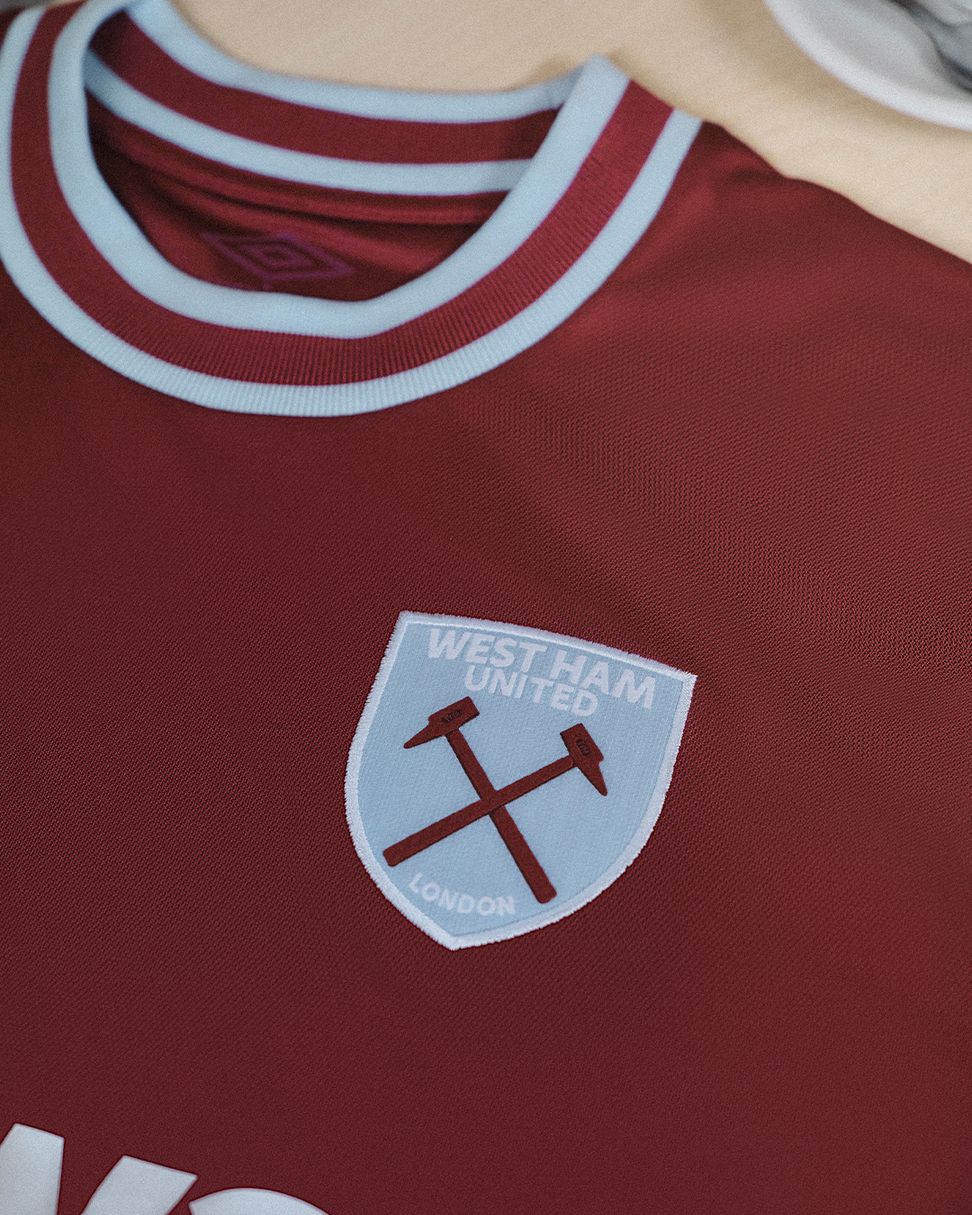 West Ham United voetbalshirts 2024-2025 ode aan shirt 60 jaar geleden en Bow Church!