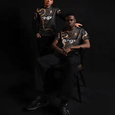 Chelsea warming-up shirt 2025 geïnspireerd door slang