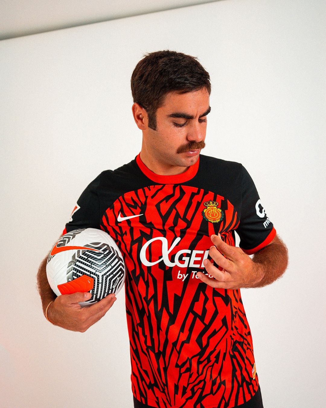 Dit zijn de Real Mallorca voetbalshirts 2024-2025