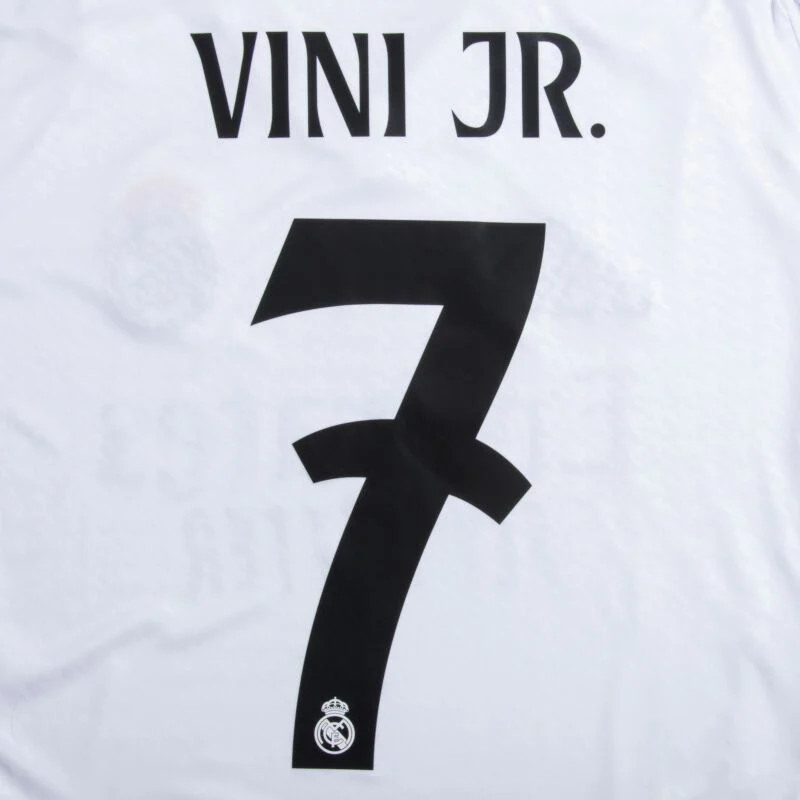 Dit is de officiële Real Madrid bedrukking 2024-2025