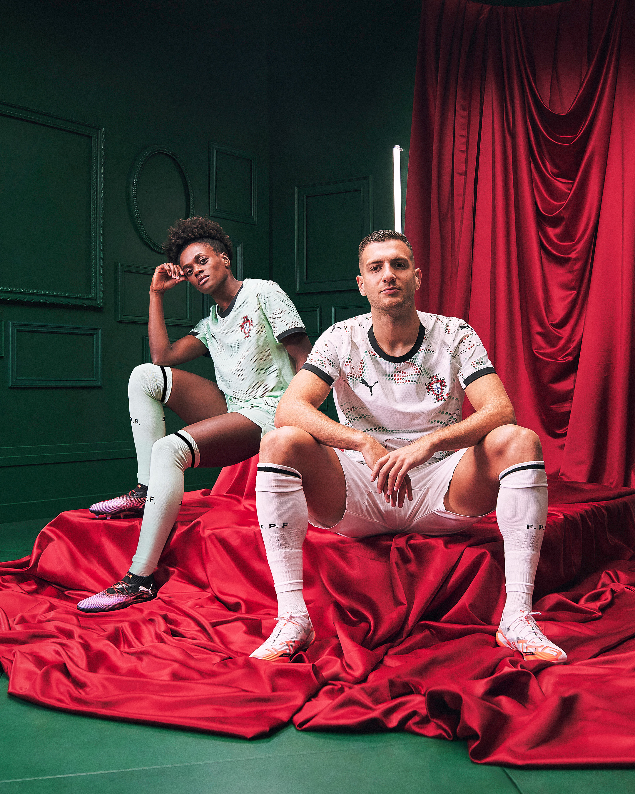 Portugal uitshirt 2025-2026 bevat golven in stijl nationale kleuren!
