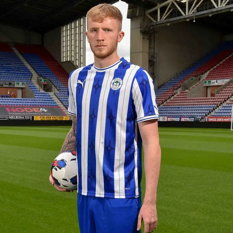 Wigan Athletic voetbalshirts 2023-2024