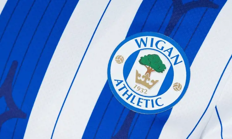 Wigan Athletic voetbalshirts 2023-2024