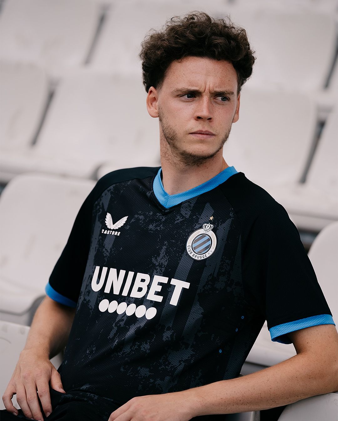 Club Brugge voetbalshirts 2024-2025 geïnspireerd door retro shirts en Brugse Reien