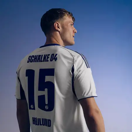 Dit zijn de Schalke 04 voetbalshirts 2025-2026