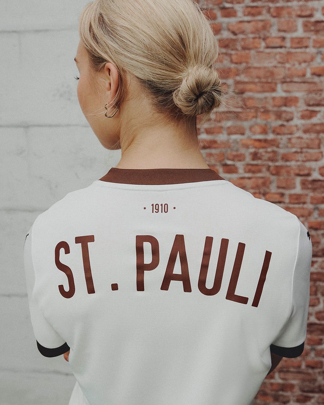 FC Sankt Pauli voetbalshirts 2024-2025 geïnspireerd door voetbalshirts jaren '90