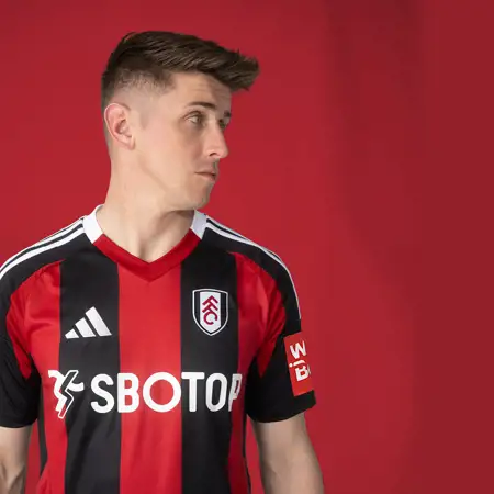 Dit zijn de Fulham voetbalshirts 2024-2025