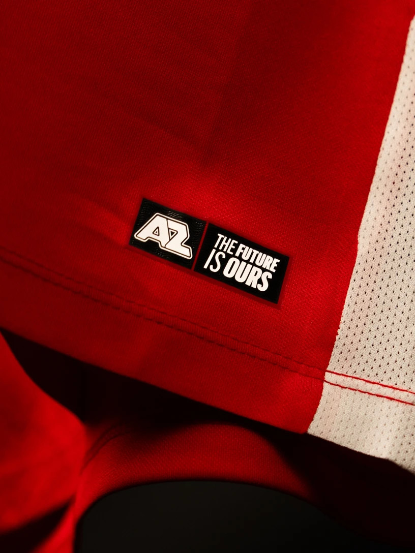AZ Alkmaar voetbalshirts 2025-2026 geïnspireerd door Zaanstreek en stadion