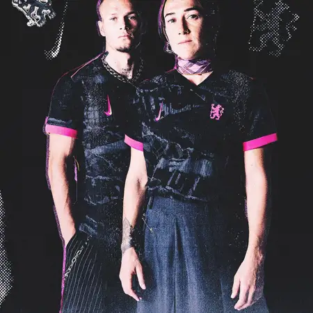 Chelsea 3e shirt 2024-2025 geïnspireerd door punk en rock jaren '70