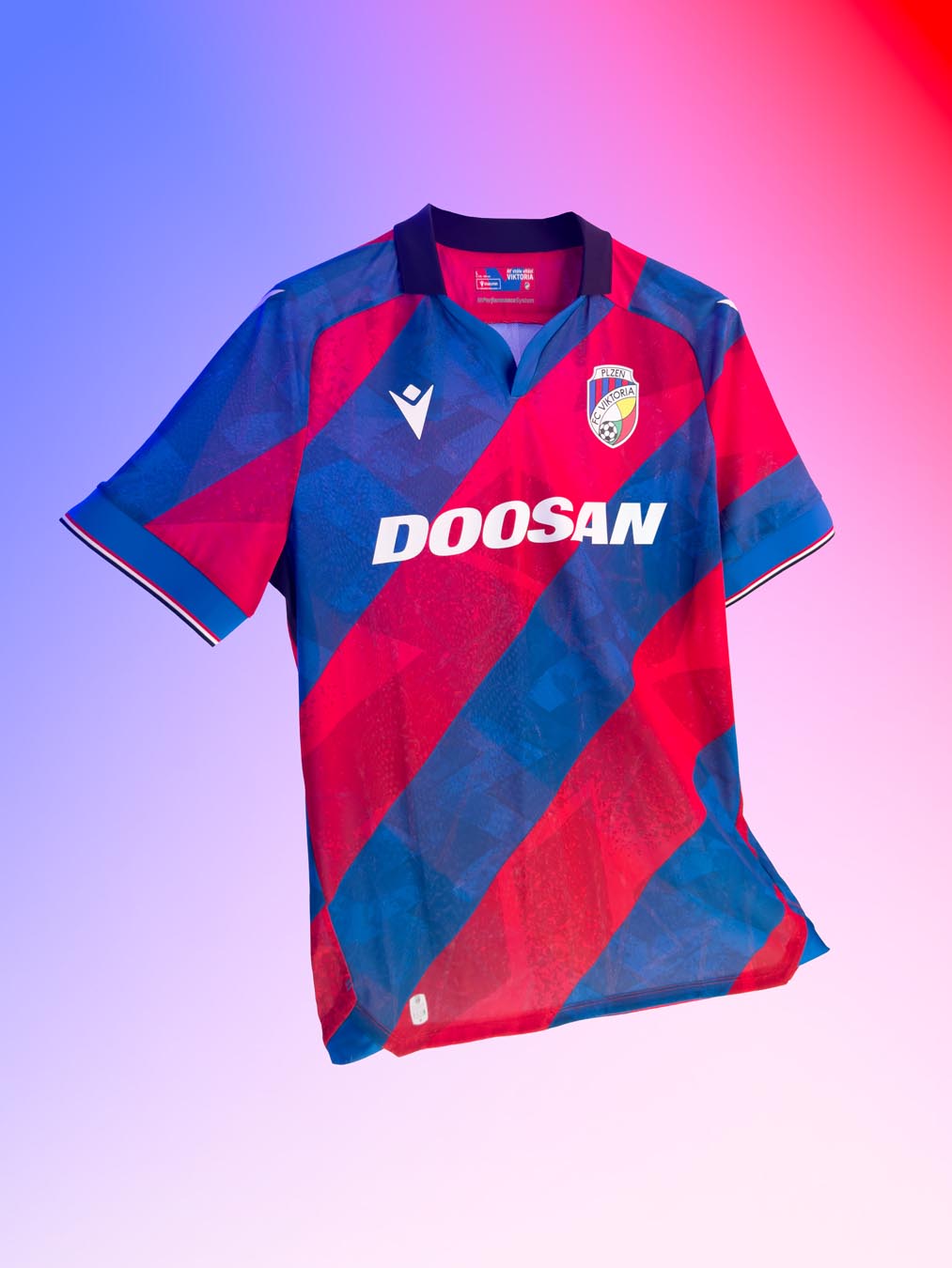 Dit zijn de Viktoria Plzeň  voetbalshirts 2025-2026
