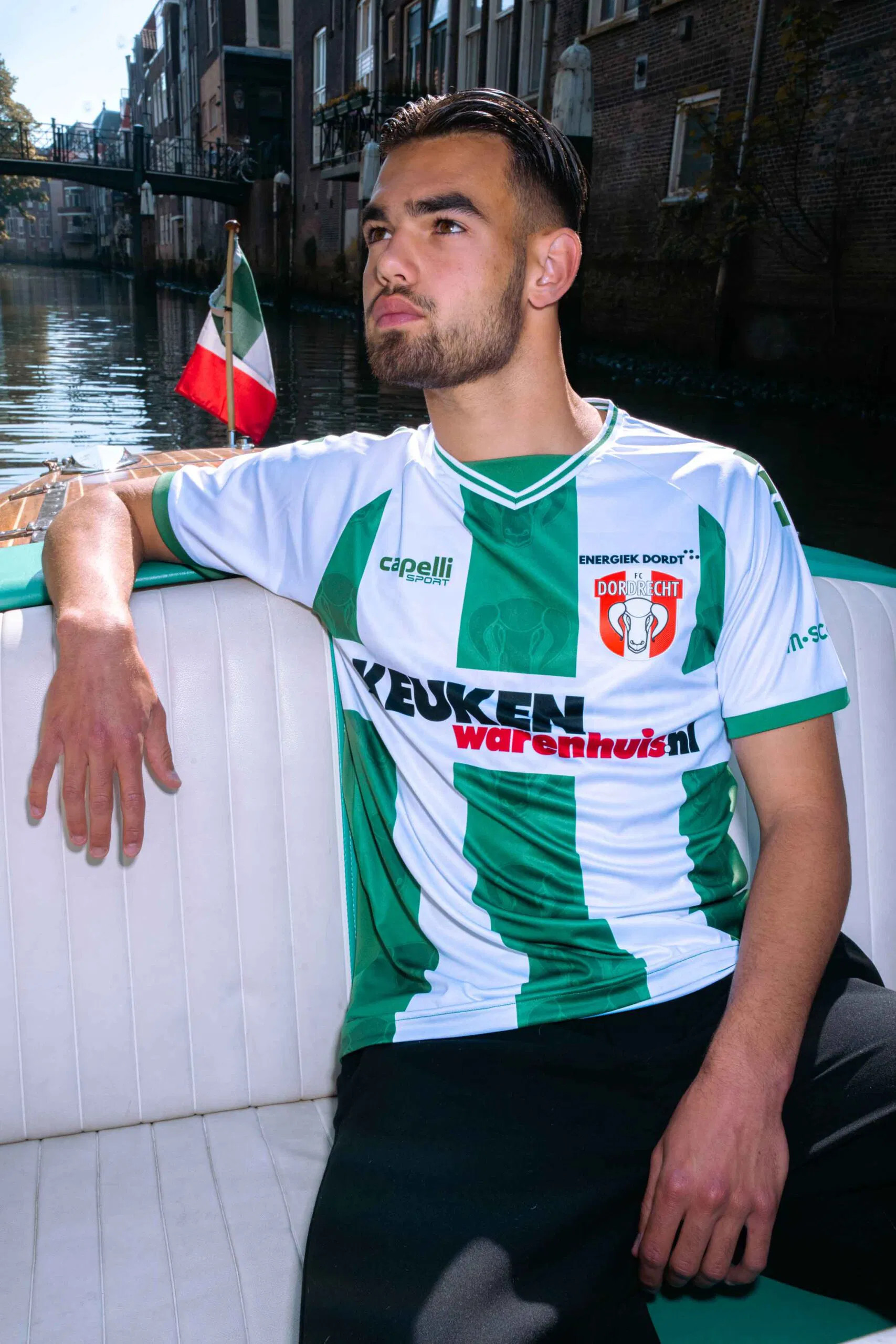 Dit zijn de FC Dordrecht voetbalshirts 2025-2026