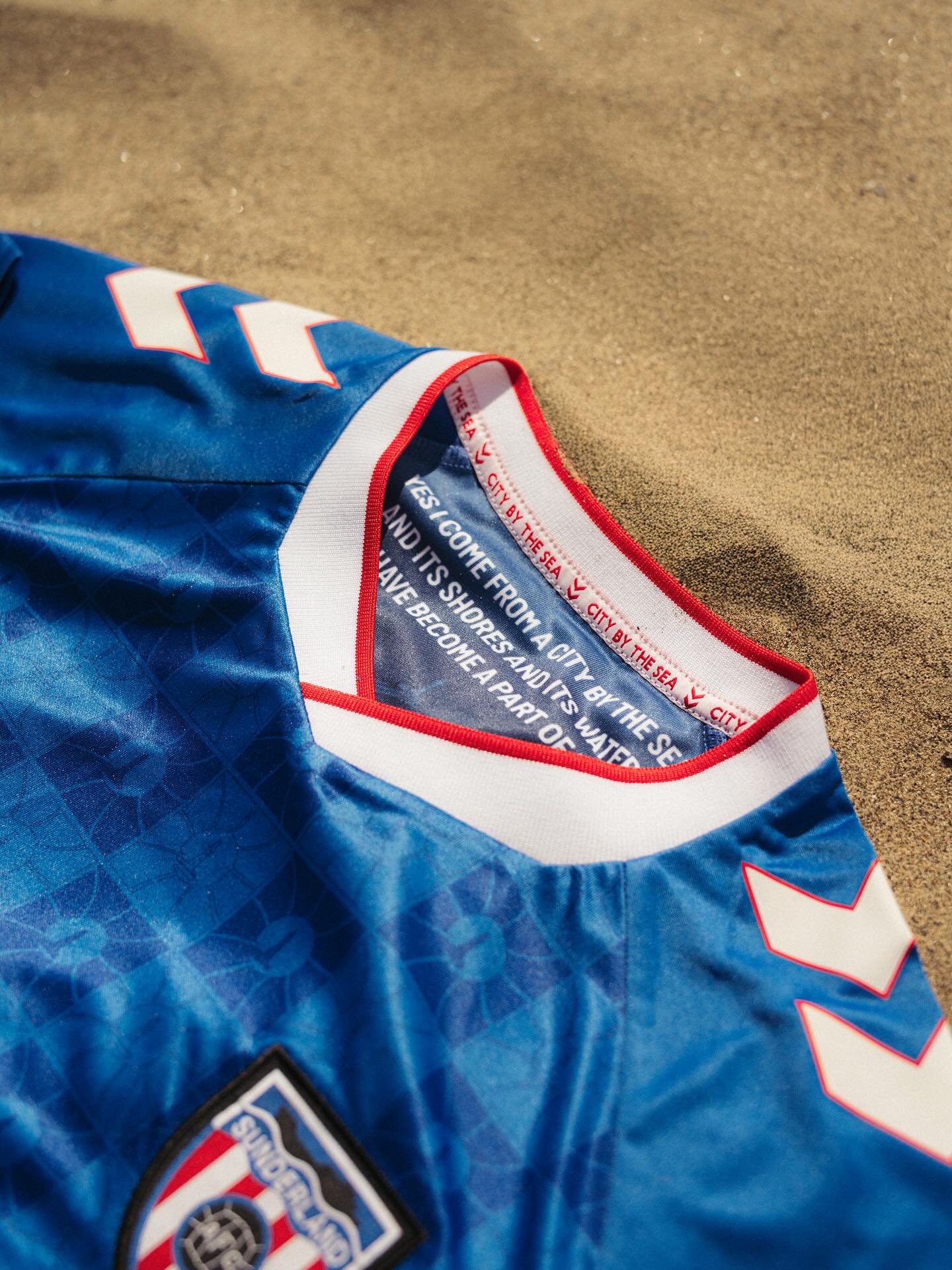 Sunderland AFC voetbalshirts 2025-2026 ode aan shirts jaren '80 en bijnaam!