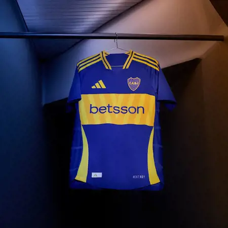 Boca Juniors thuisshirt 2024-2025 geïnspireerd door spoorweg rondom stadion