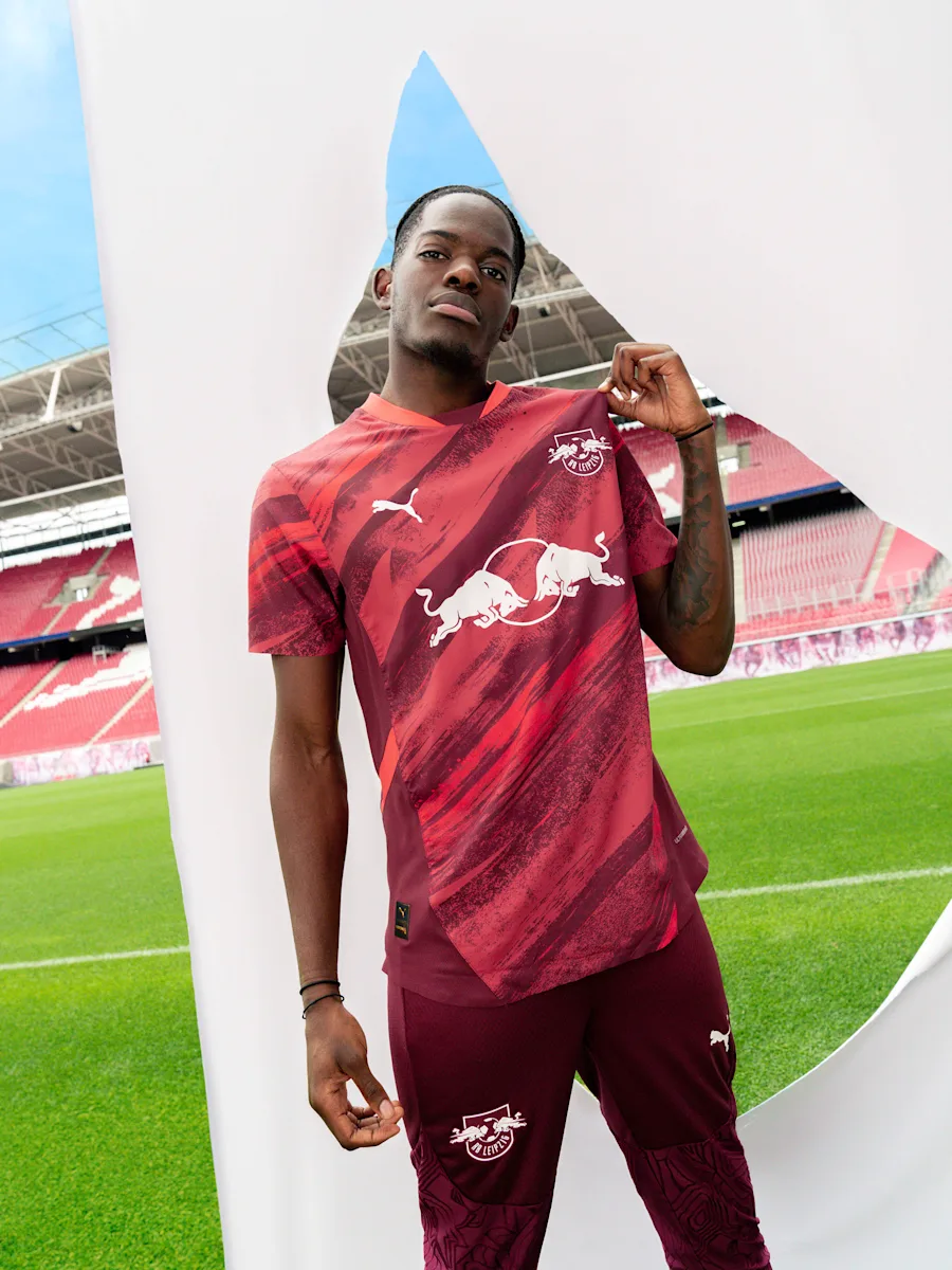 RB Leipzig voetbalshirts 2024-2025 geïnspireerd door universiteit en energie! 
