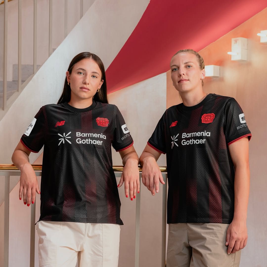 Dit zijn de Bayer Leverkusen voetbalshirts 2025-2026 van New Balance