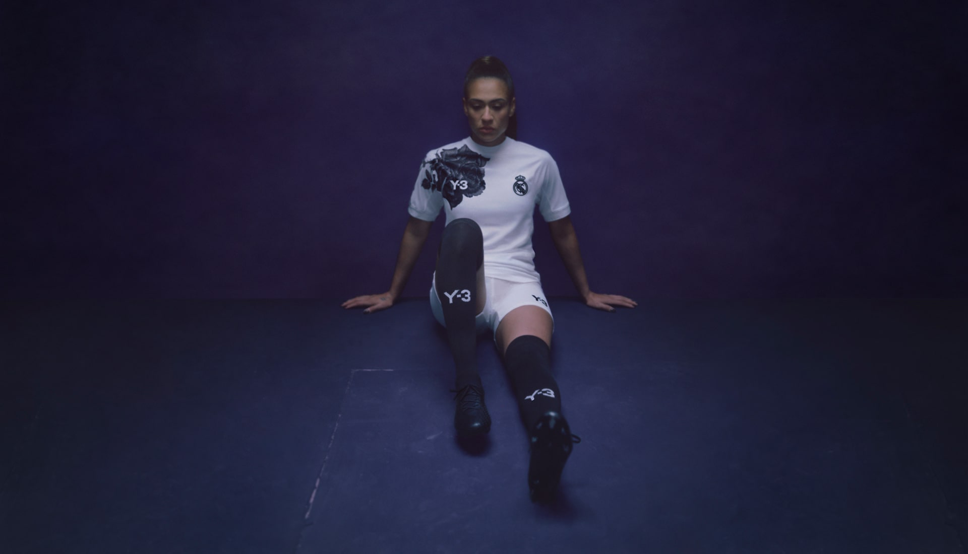 Dit zijn het Y-3 Real Madrid warming-up shirt en trainingsjack