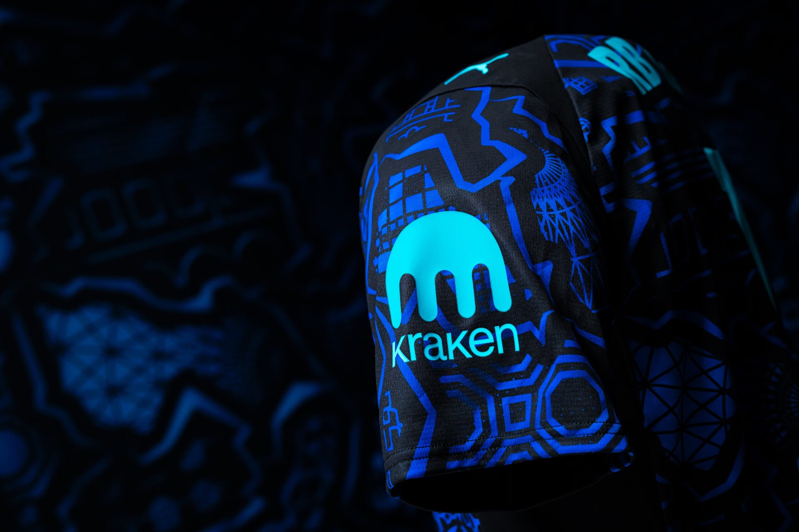 RB Leipzig en PUMA lanceren Glow in the Dark voetbalshirt