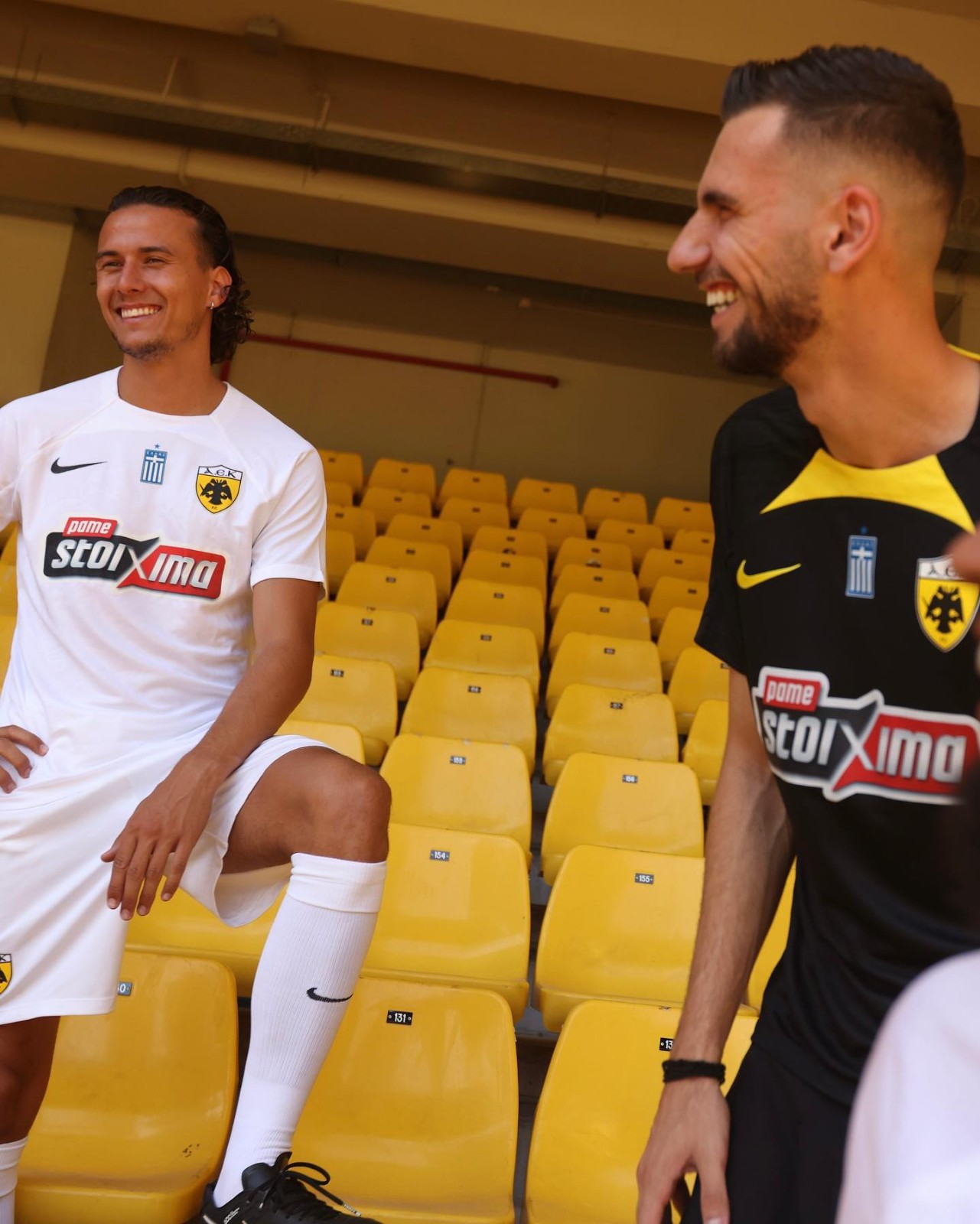 Dit zijn de AEK Athene voetbalshirts 2024-2025