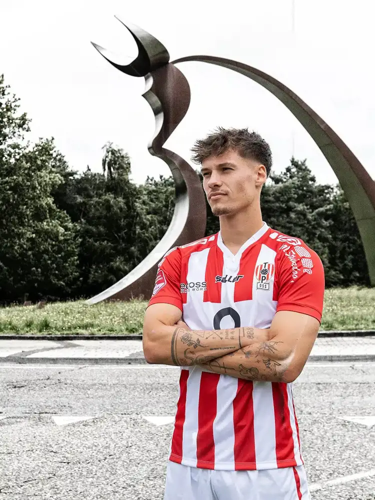 Top Oss voetbalshirts 2023-2024