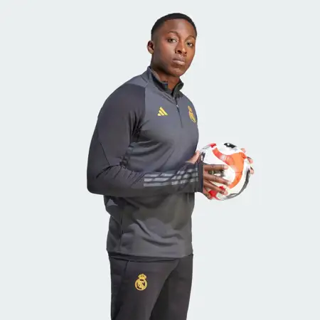 Dit is het grijze Real Madrid Champions League trainingspak 2023-2024