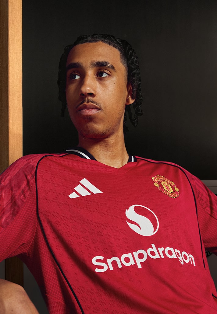 Manchester United thuisshirt 2025-2026 eert Old Trafford! 