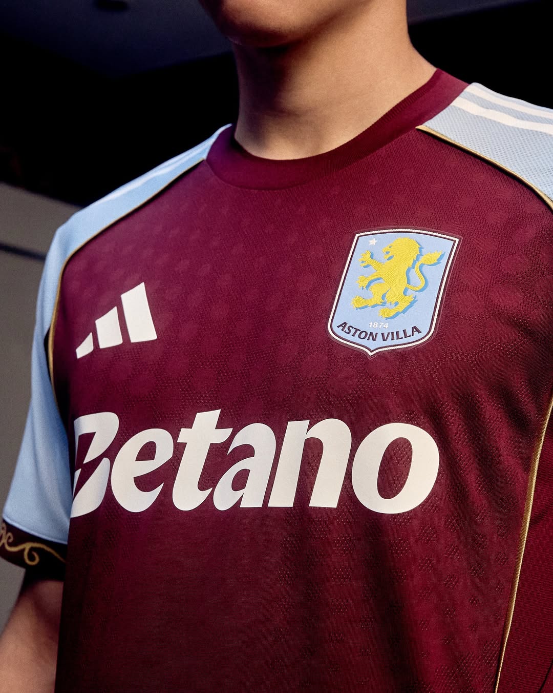 Aston Villa voetbalshirts 2025-2026 geïnspireerd door Holte End en Bullring