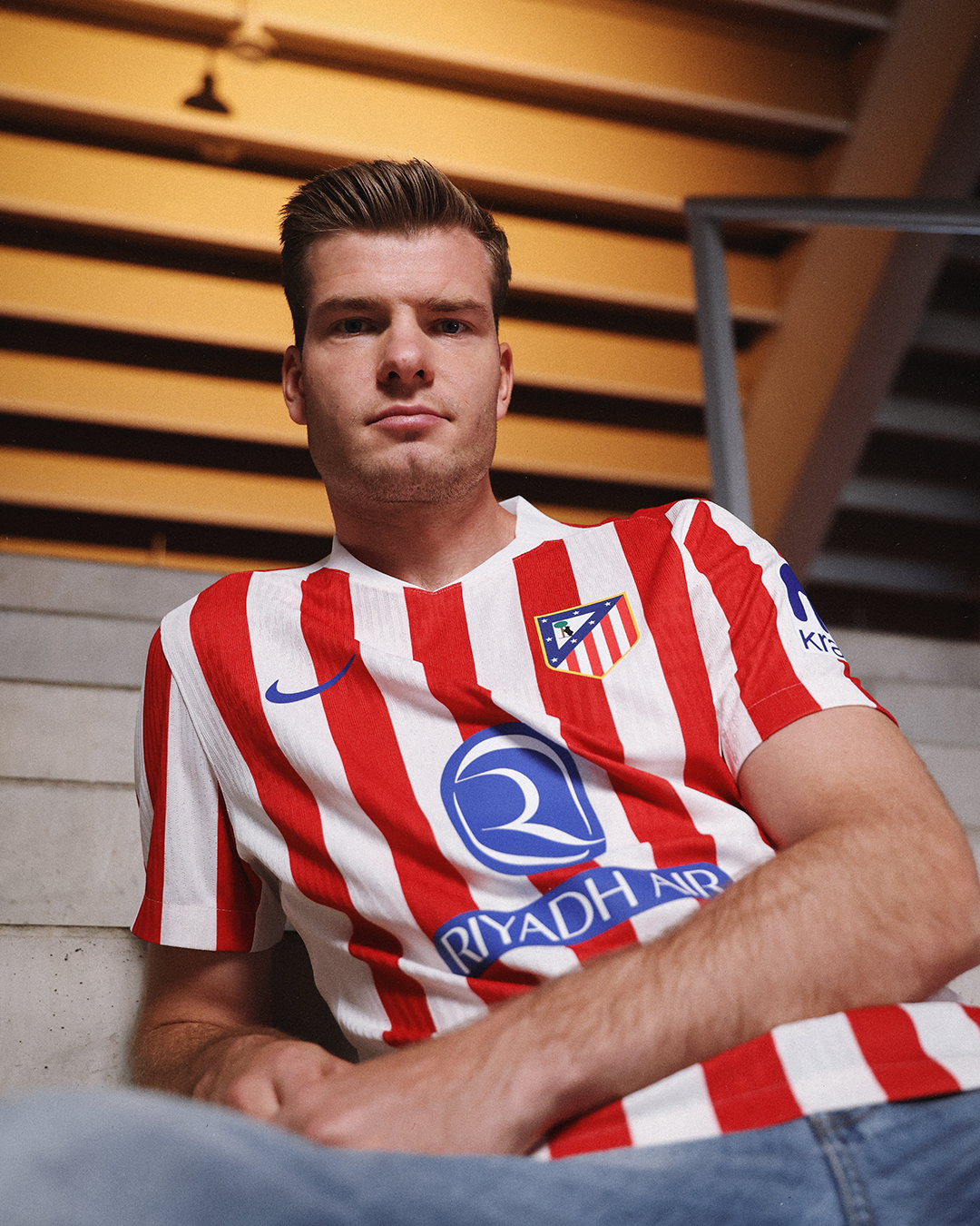 Atletico Madrid thuisshirt 2025-2026 heeft klassieke stijl!