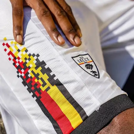 Dit zijn de US Lecce voetbalshirts 2024-2025