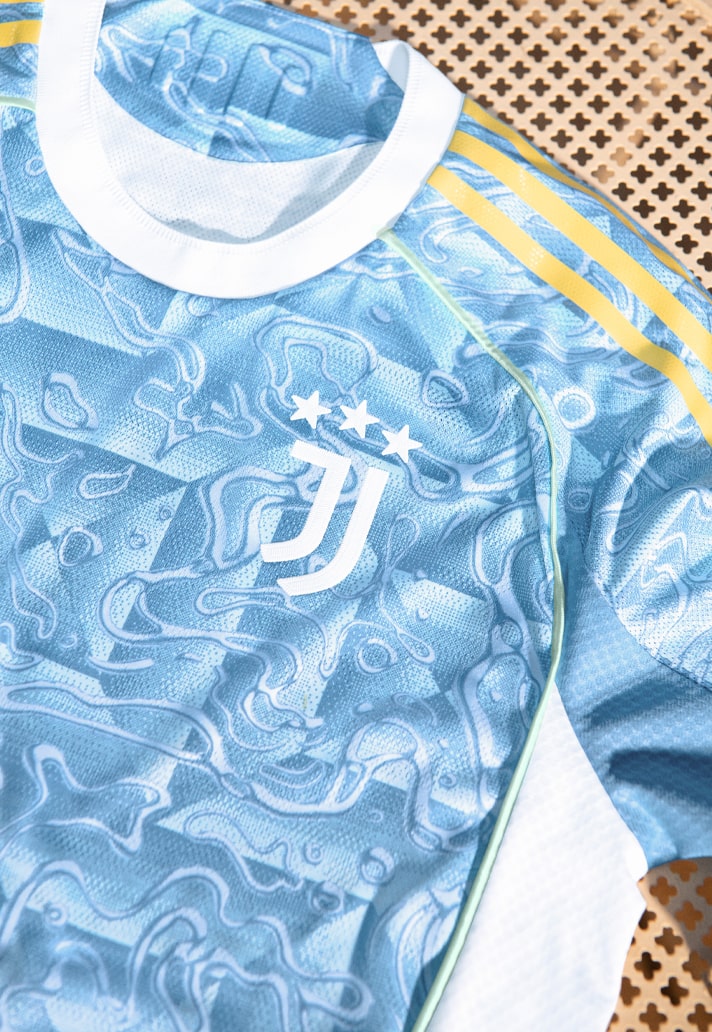 Juventus uitshirt 2025-2026 in stijl Italiaanse kust!