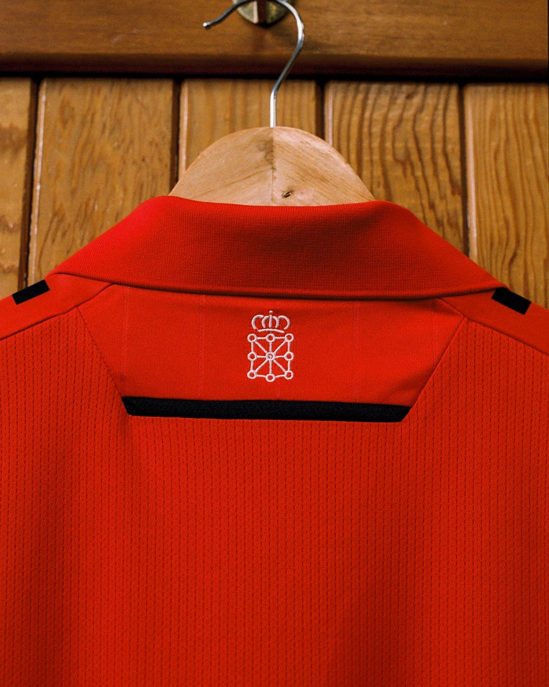 CA Osasuna voetbalshirts 2025-2026 geïnspireerd door shirts jaren '80